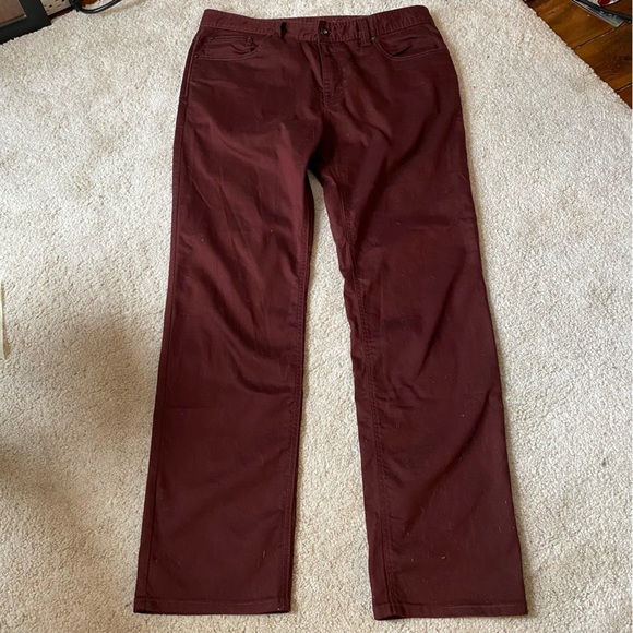 PRANA Men’s slim-fit jean-style pants trousers 36/32, beautiful burgundy maroon - Picture 4 of 10